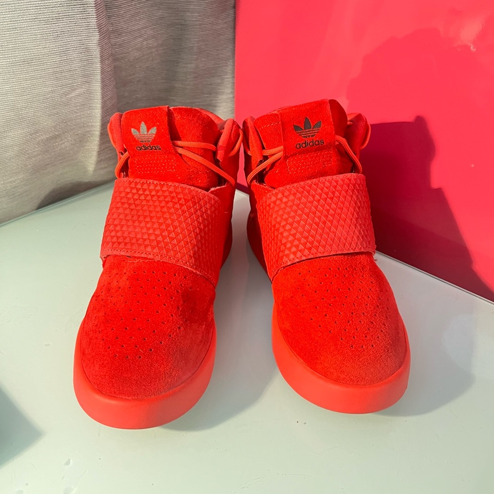 Adidas Tubular 5.5 us, perfect condition